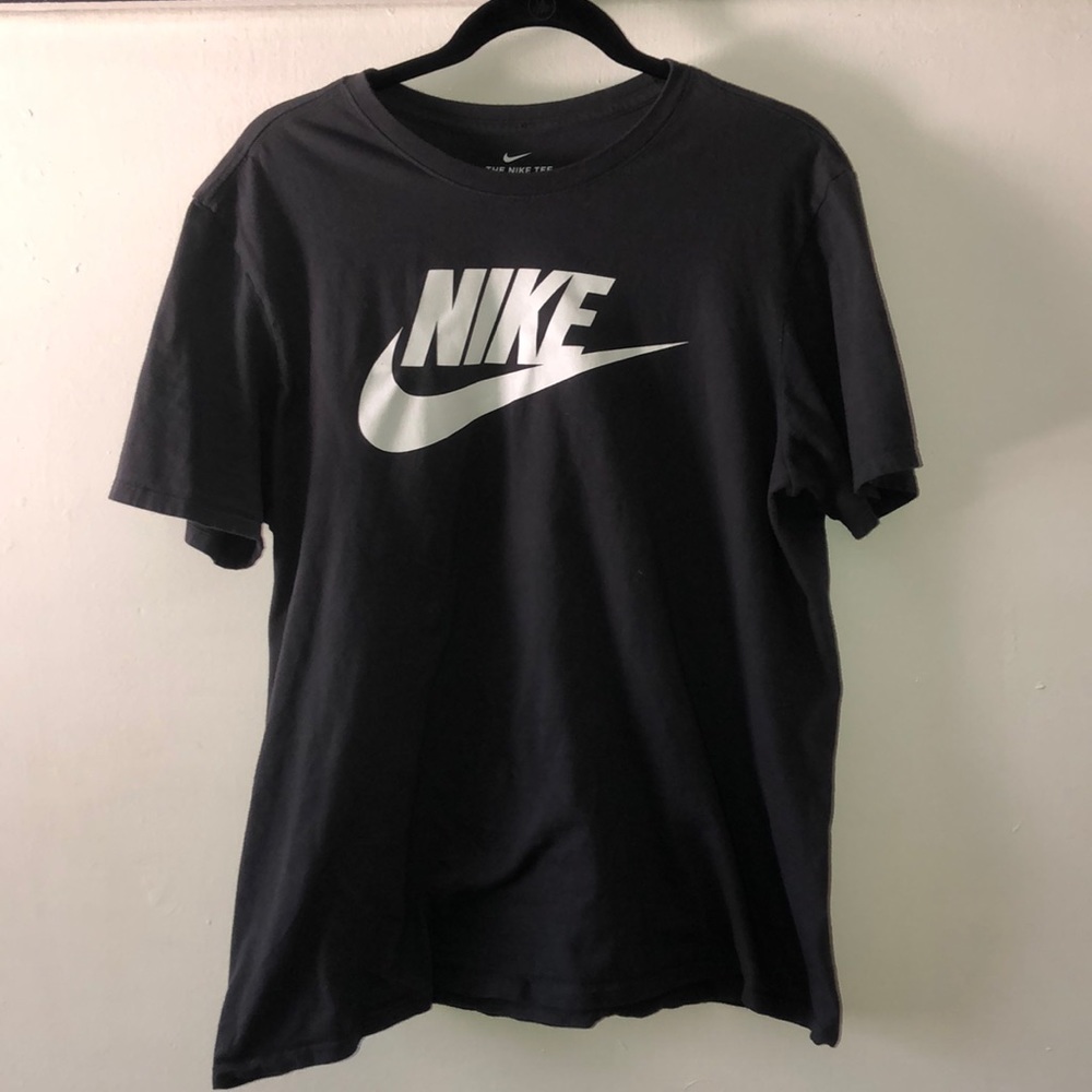 Nike men’s shirt